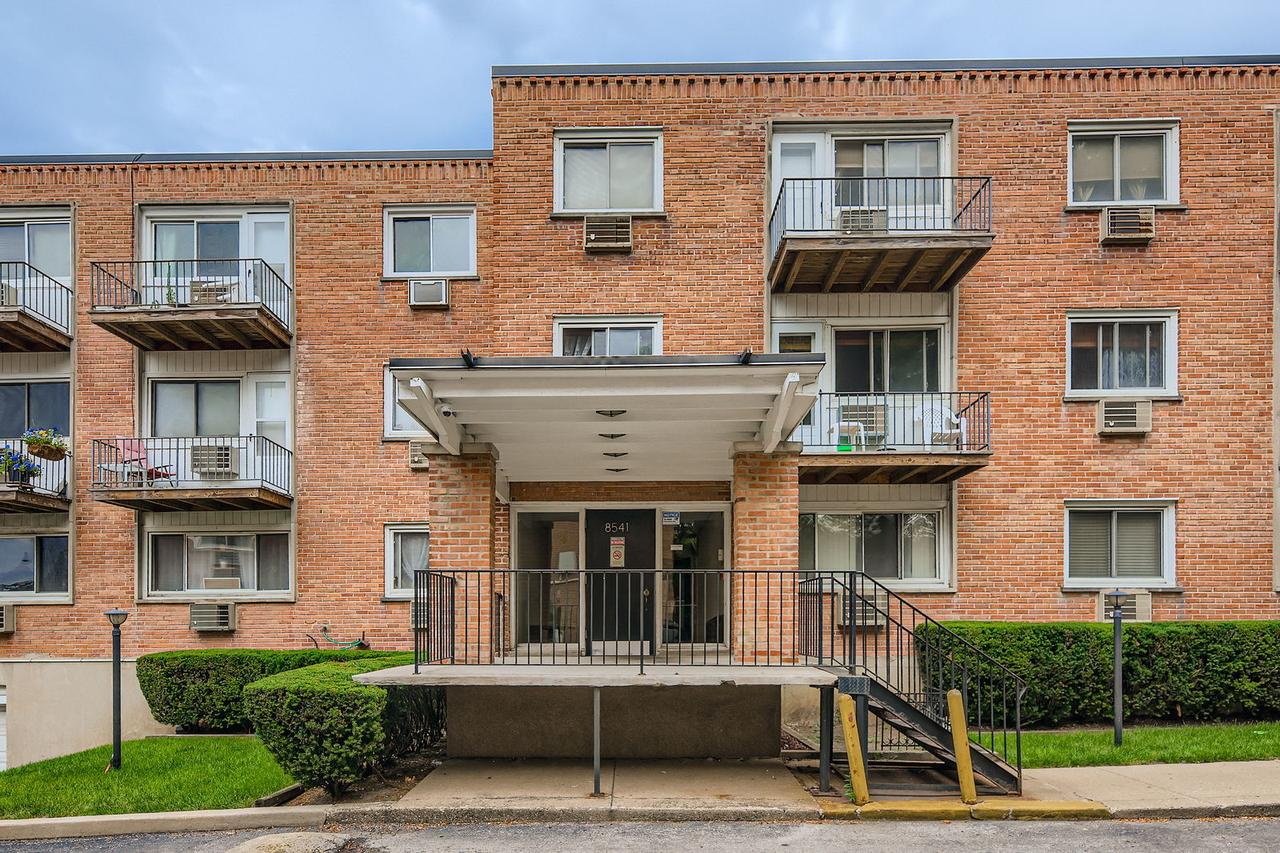 8541 Lotus Ave. #914, Skokie, IL 60077