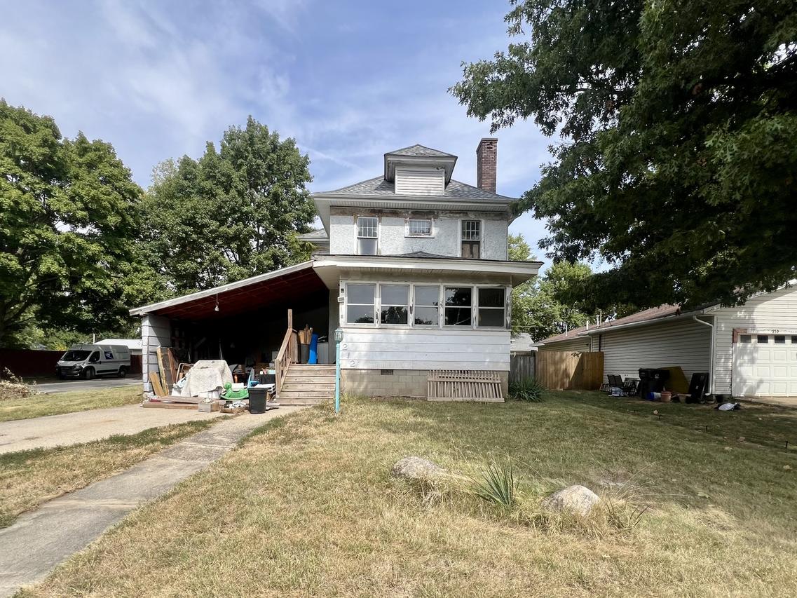 212 W Vine St., Villa Grove, IL 61956