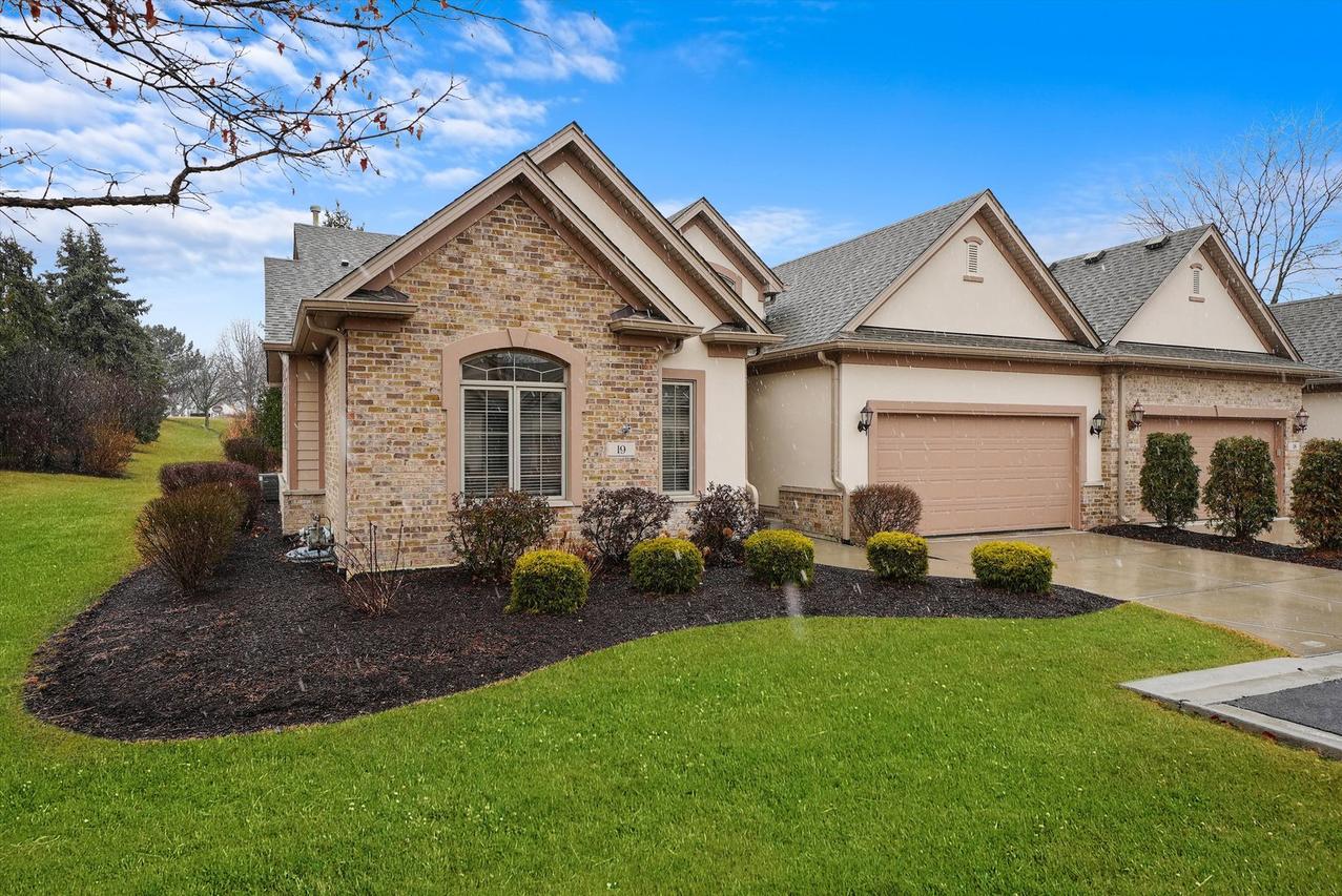 19 Laughry Ln., Palos Park, IL 60464