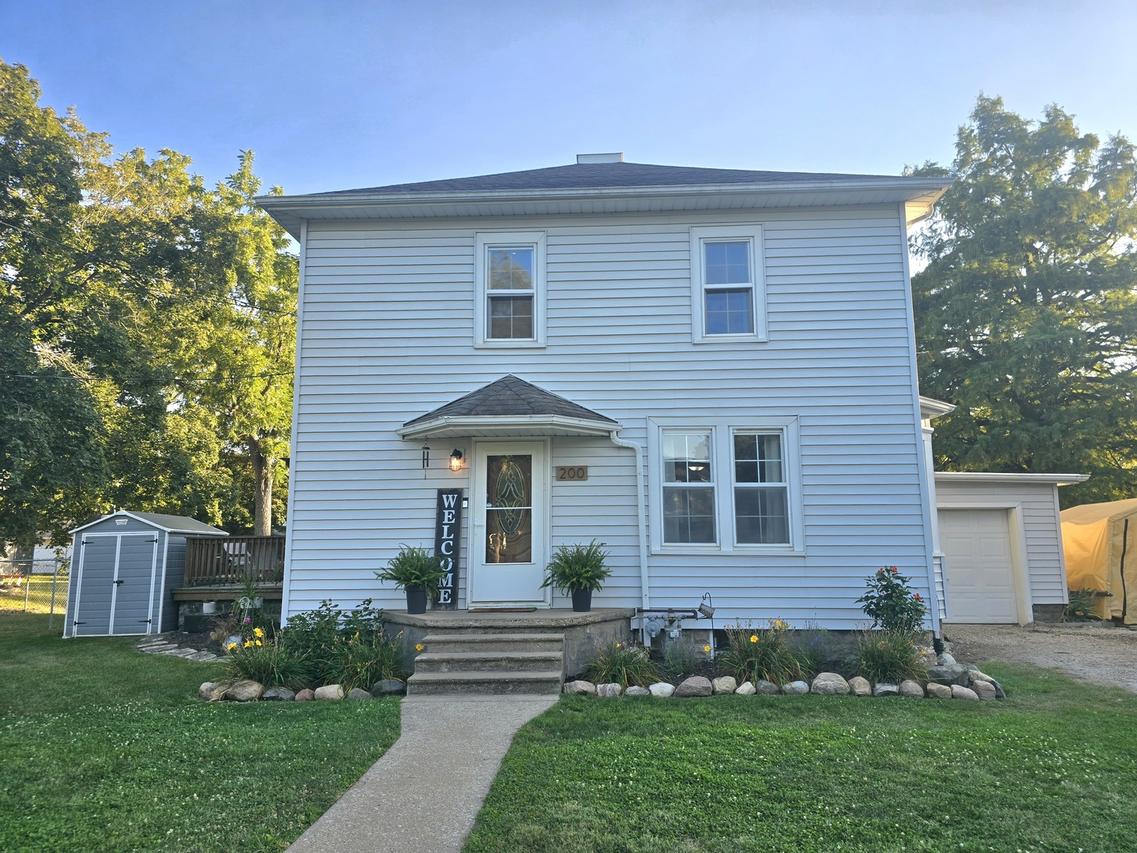 200 E Lake St., Ashkum, IL 60911