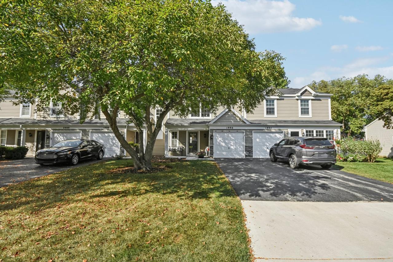 1996 College Green Dr., Elgin, IL 60123