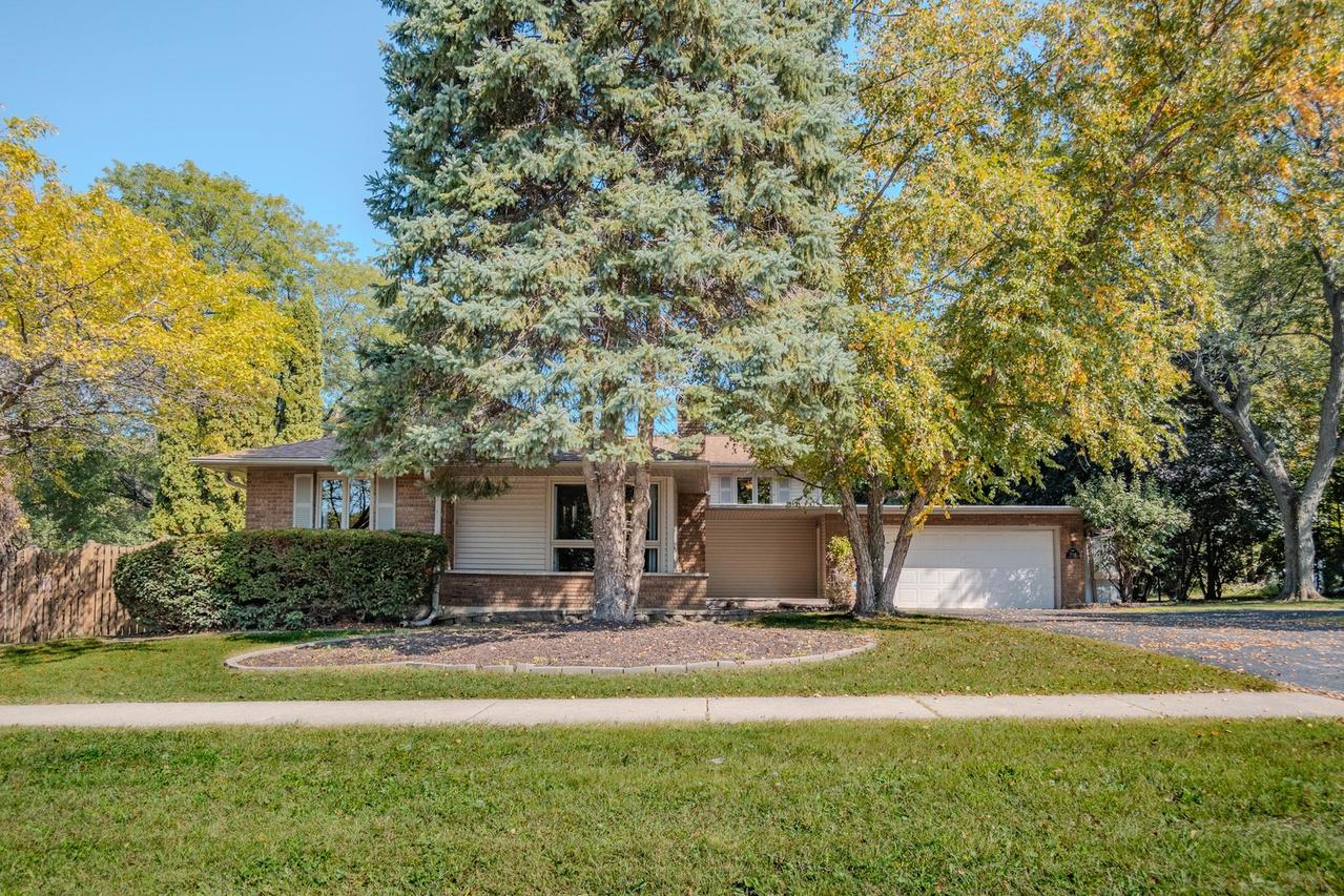 918 S Raddant Rd., Batavia, IL 60510