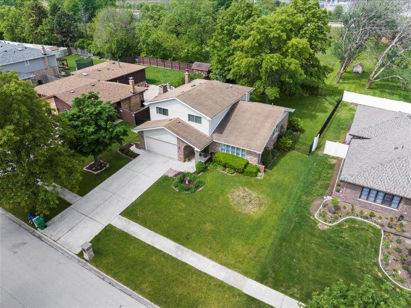 14542 S Mustang Dr., Homer Glen, IL 60491