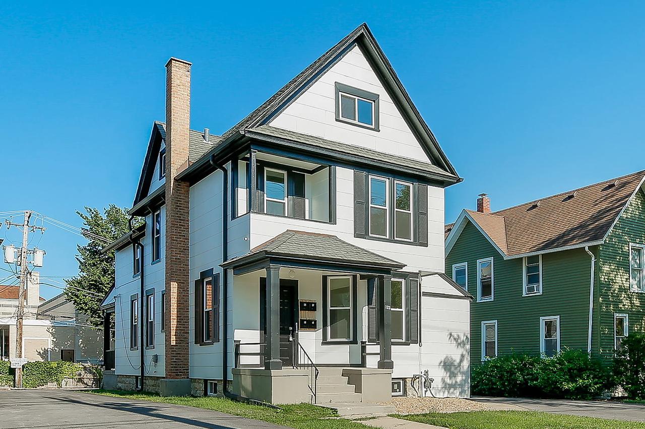 123 N West St., Wheaton, IL 60187