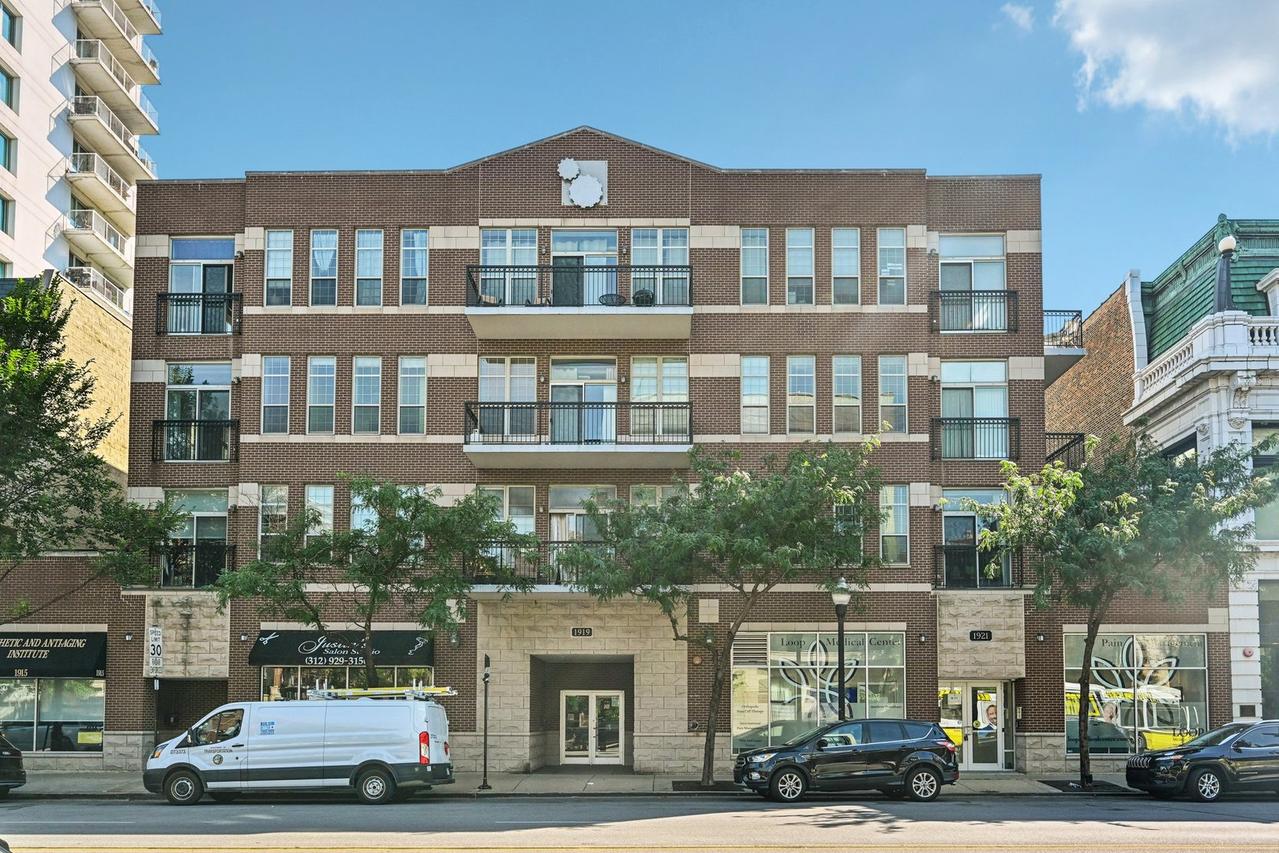 1919 S Michigan Ave. #301, Chicago, IL 60616