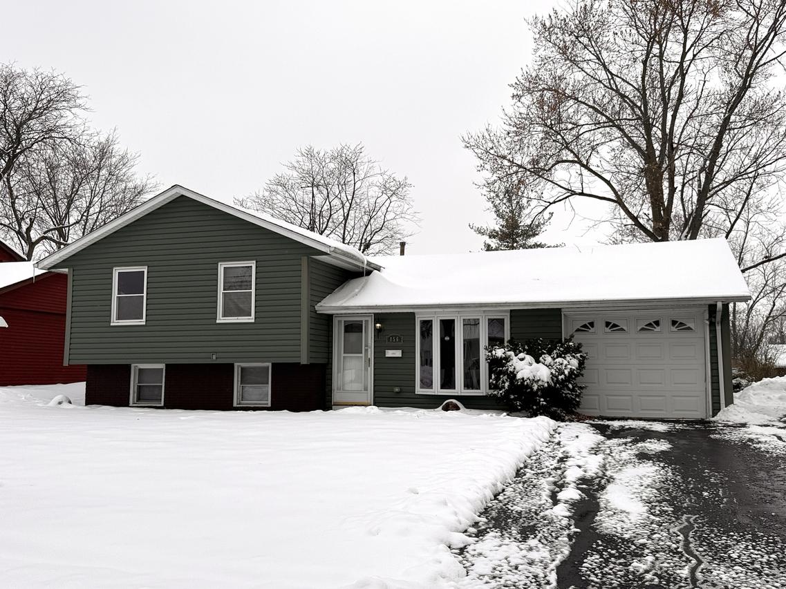 856 Notre Dame Dr., Matteson, IL 60443