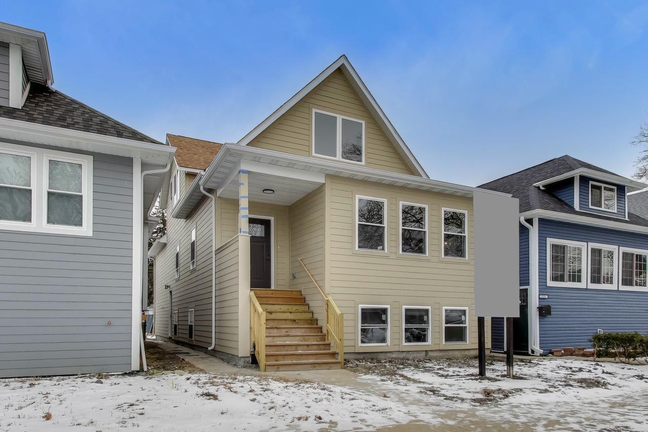 2229 Harvey Ave., Berwyn, IL 60402