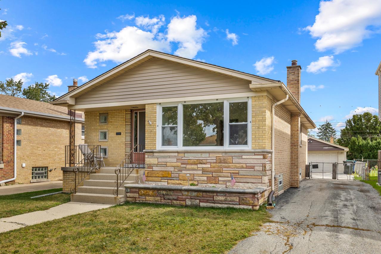 9117 S Clifton Park Ave., Evergreen Park, IL 60805