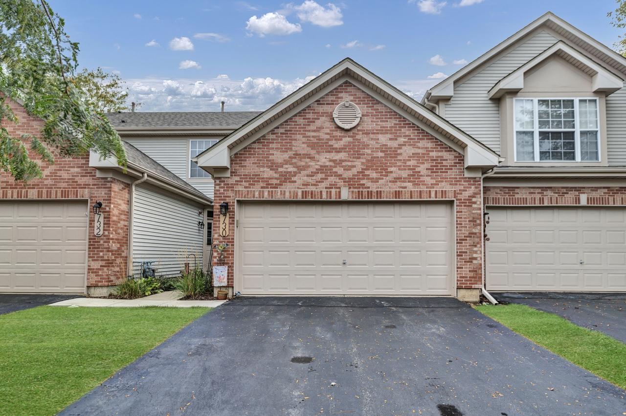 730 Stuarts Dr., St. Charles, IL 60174