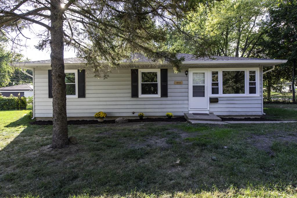 1903 20th St., Zion, IL 60099