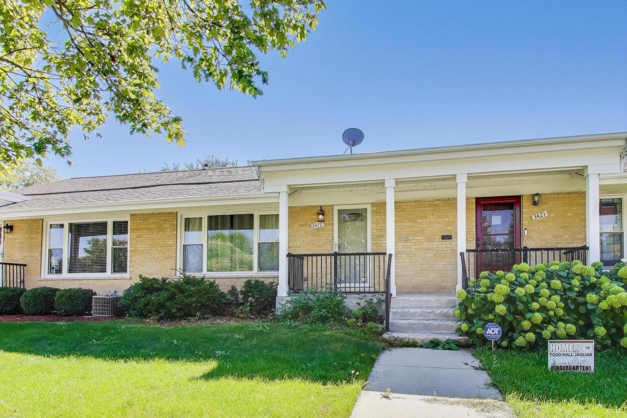 3419 W Pratt Ave., Lincolnwood, IL 60712