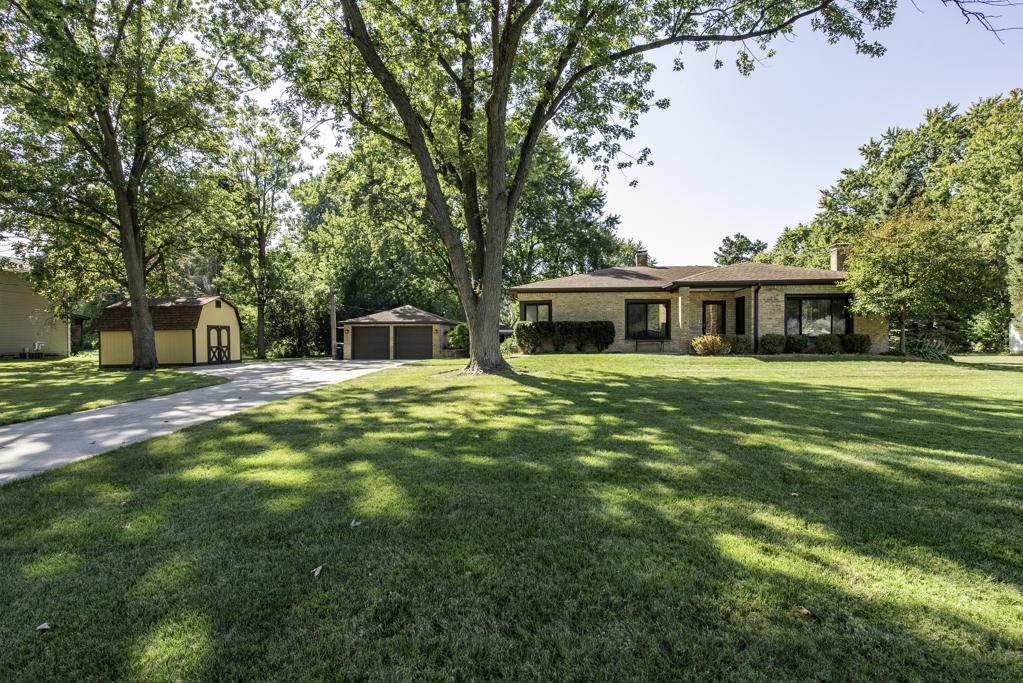 38176 N De Woody Rd., Beach Park, IL 60087