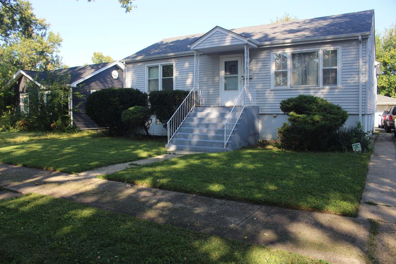 15035 Harding Ave., Midlothian, IL 60445