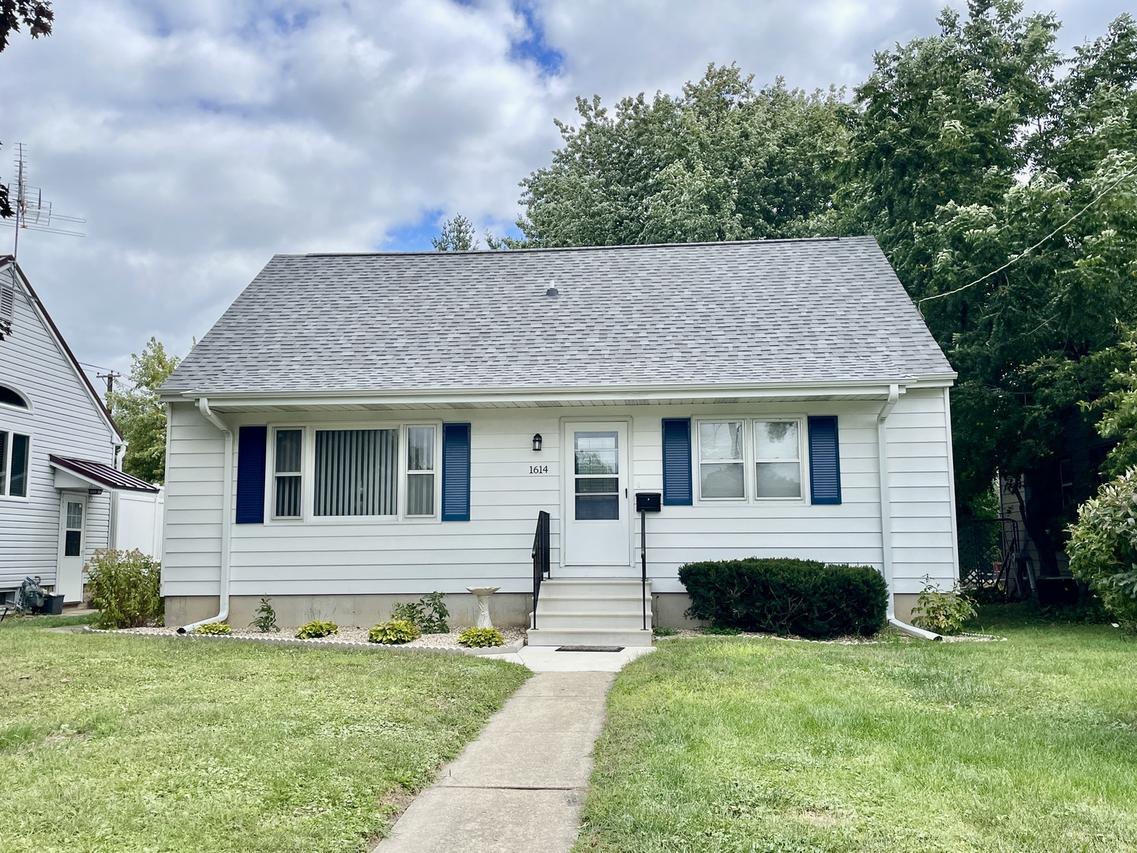 1614 16th Ave., Sterling, IL 61081