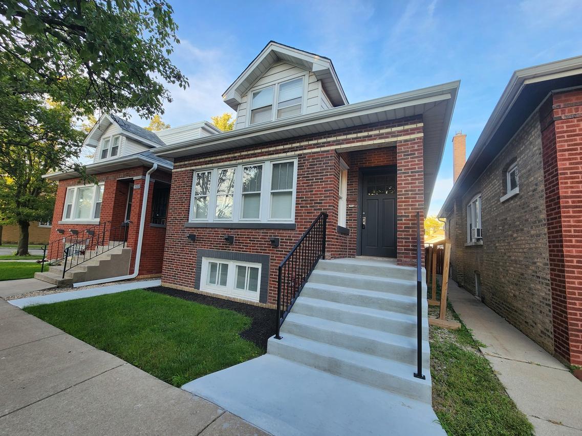 4055 N Marmora Ave., Chicago, IL 60634