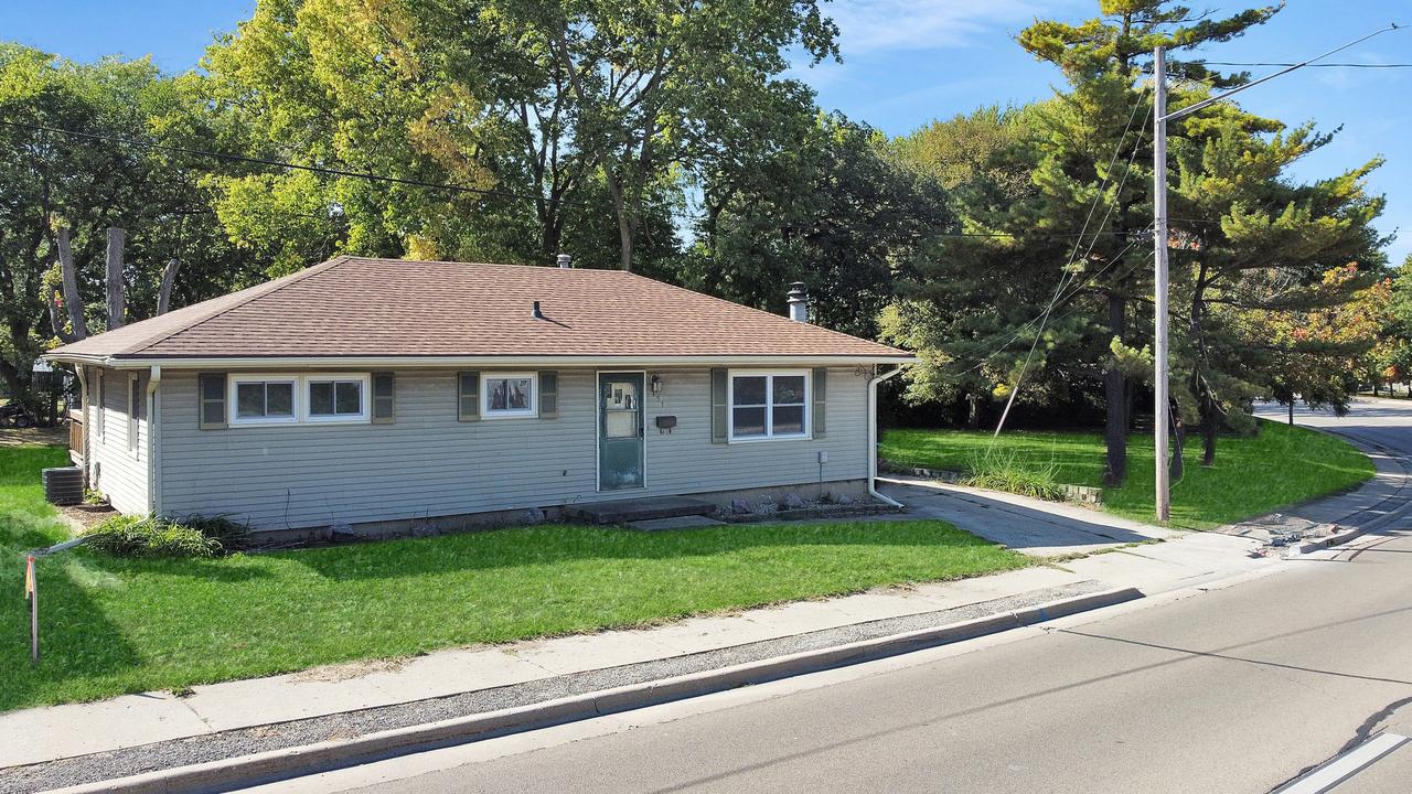731 1st Ave., Ottawa, IL 61350