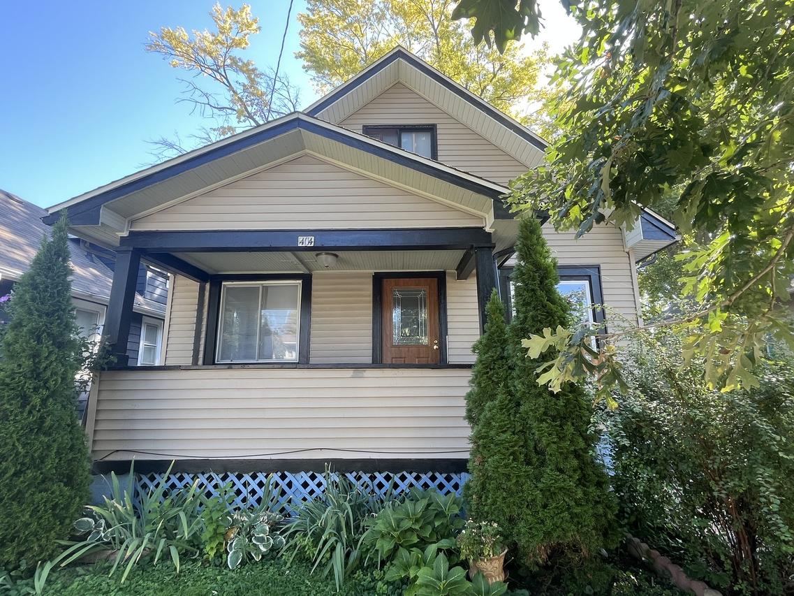 404 Bangs St., Aurora, IL 60505