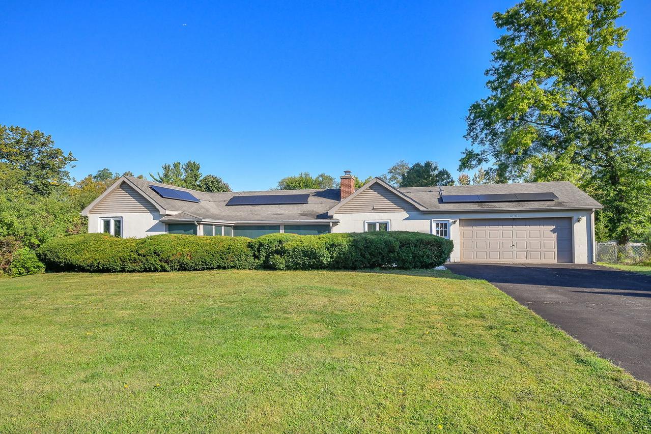 35W486 Fox River Dr., St. Charles, IL 60174
