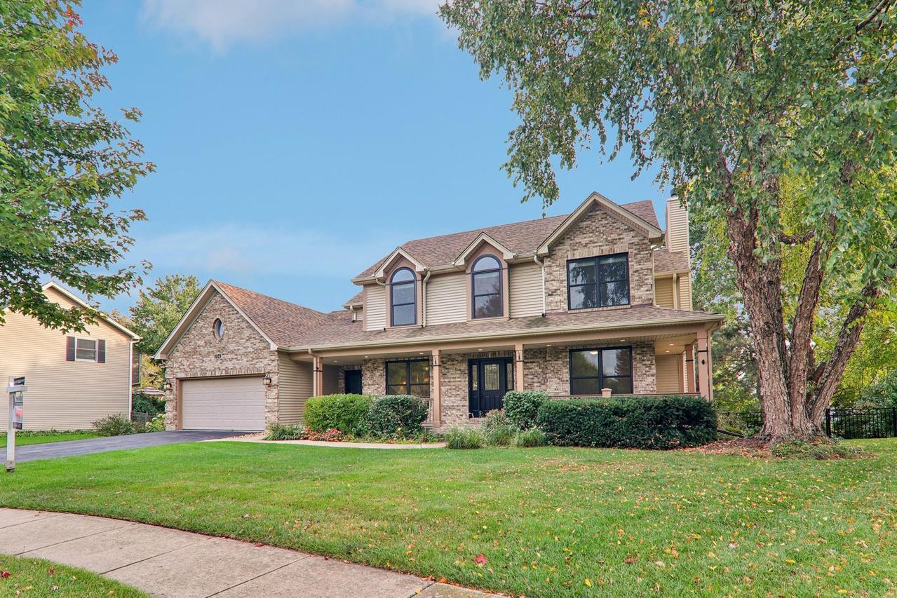 704 Greenbrier Ct., North Aurora, IL 60542