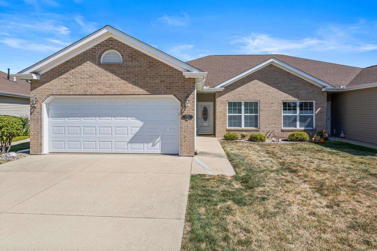 1926 S Prairie Winds Dr., Urbana, IL 61802