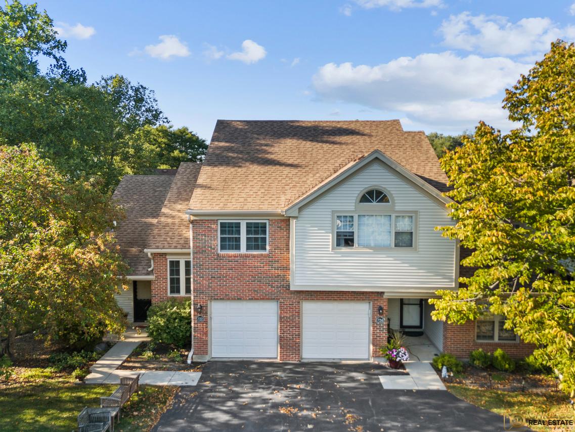 722 Sutton Cir., Wheeling, IL 60090