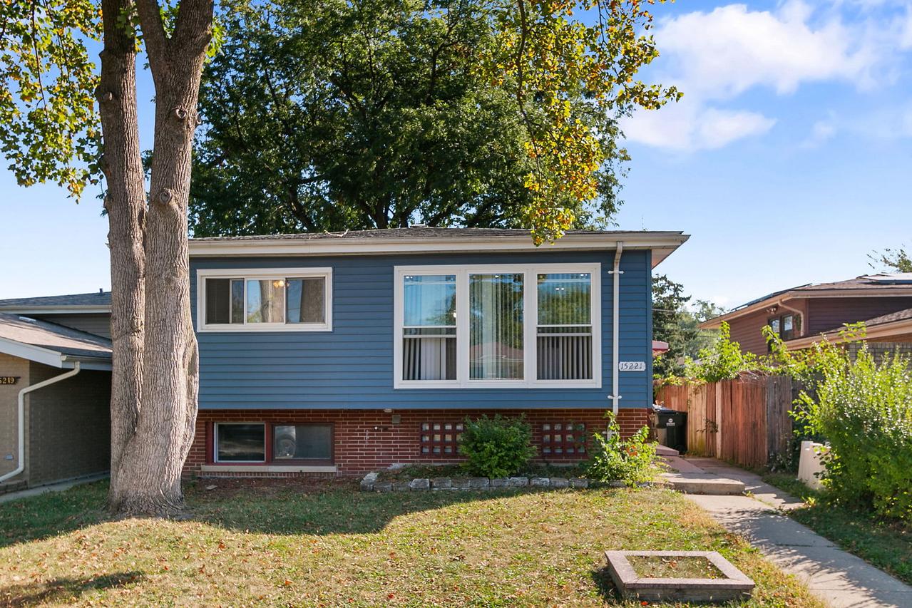 15221 Oak St., Dolton, IL 60419