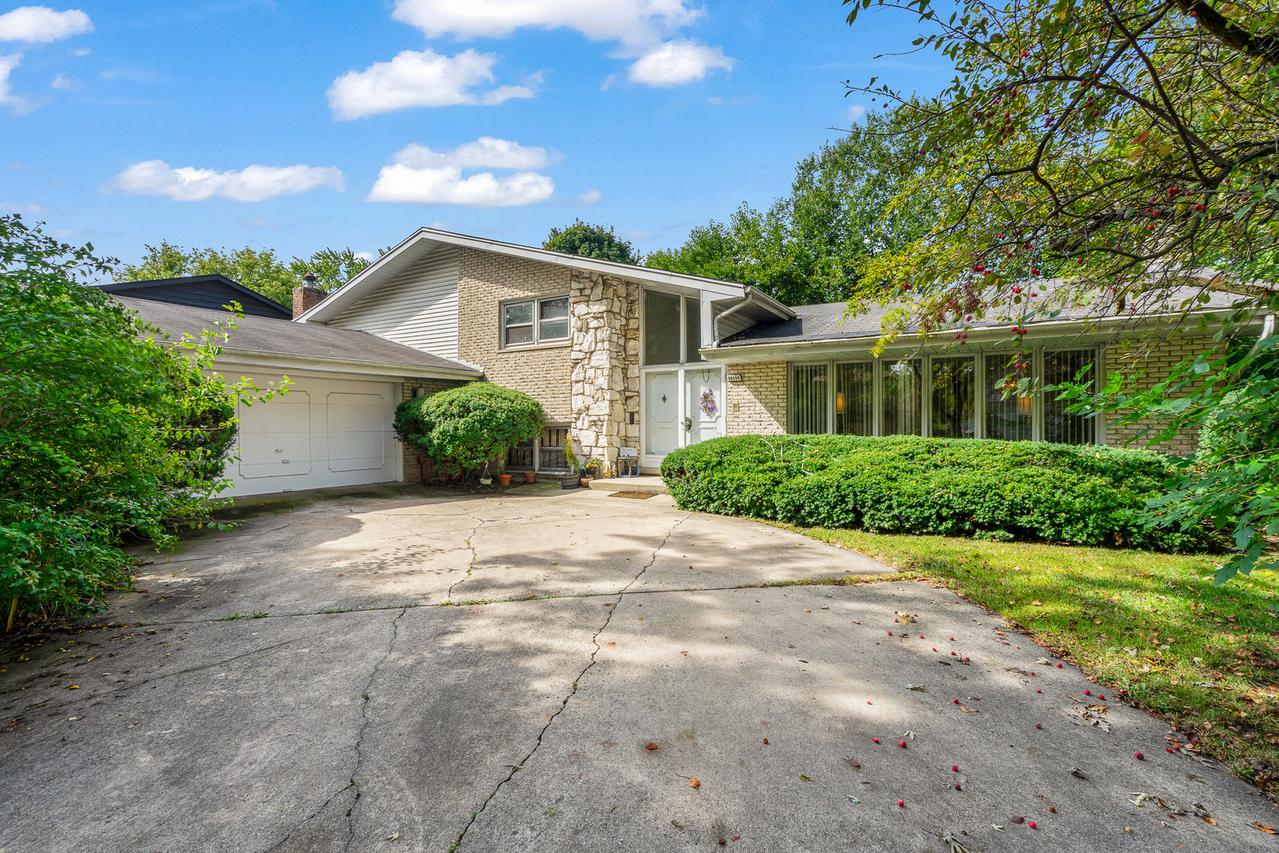 18350 Carpenter St., Homewood, IL 60430