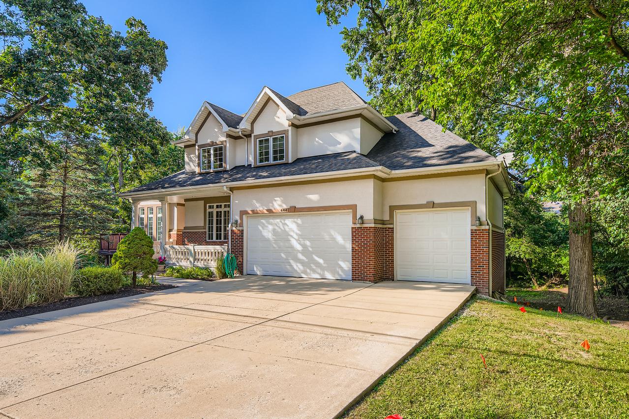 6441 Blackhawk Tr., Indian Head Park, IL 60525