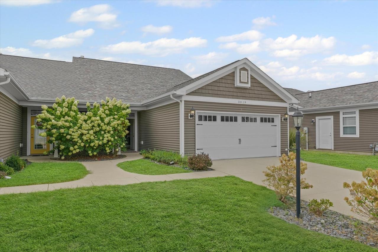 3019 E Stillwater Landing, Urbana, IL 61802