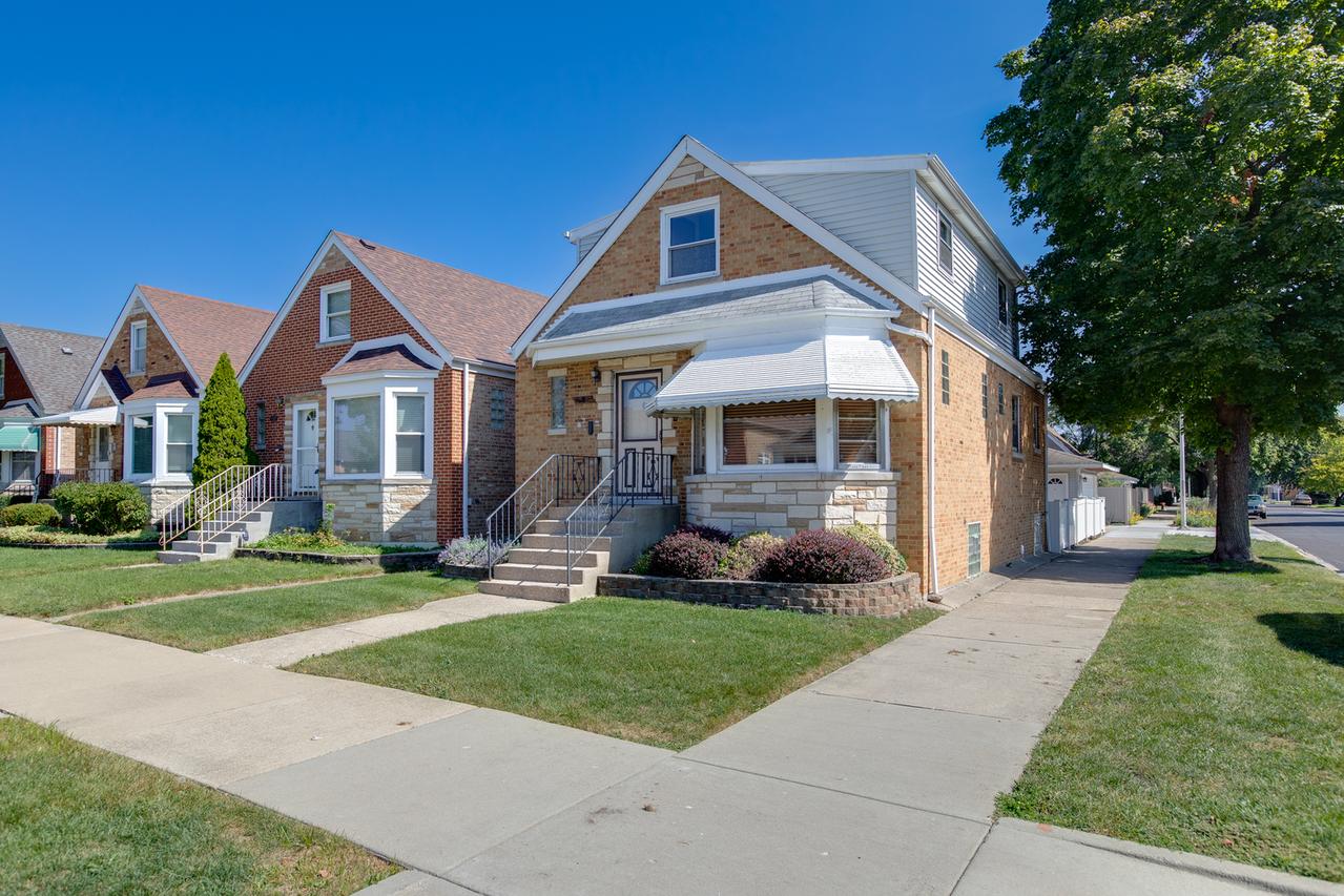5301 N Melvina Ave., Chicago, IL 60630