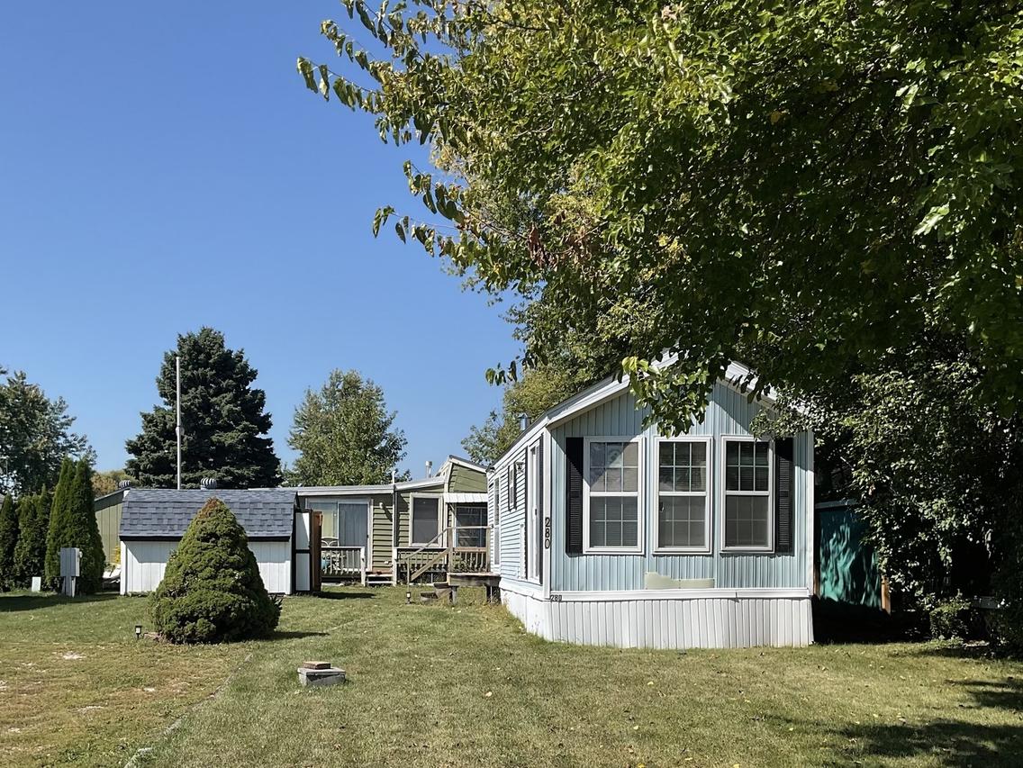 280 Misty Rdg, Mchenry, IL 60051