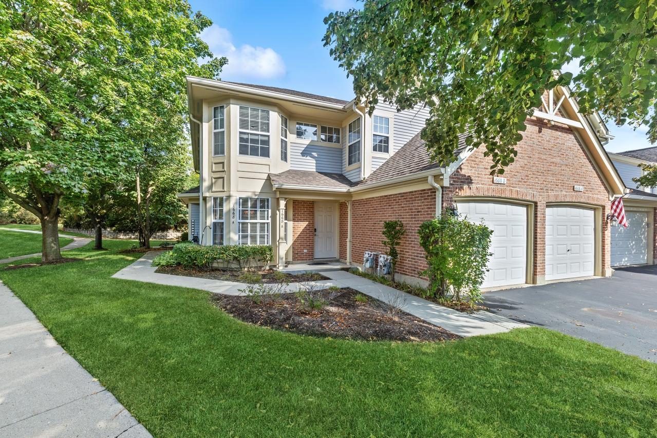1668 Penn Ct. #A, Crystal Lake, IL 60014