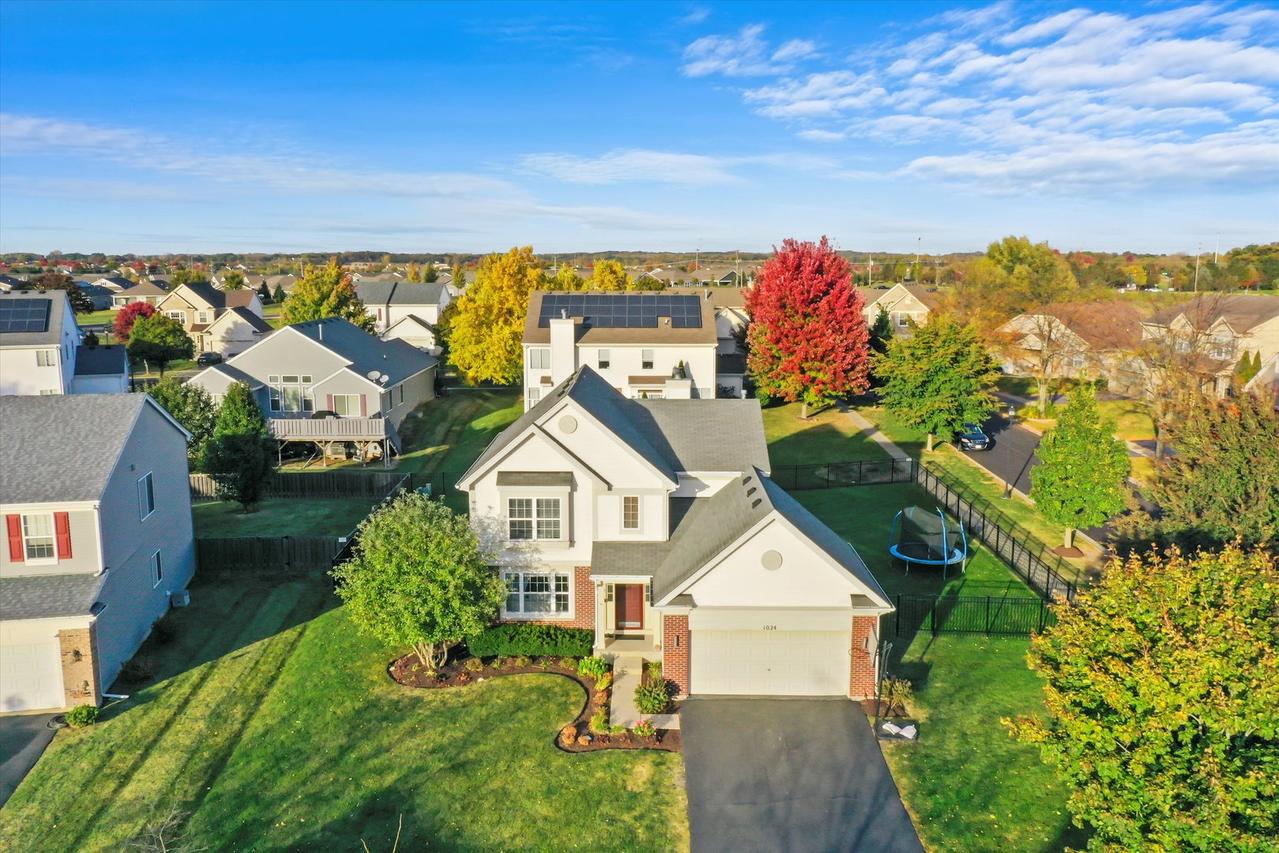 1024 Birchwood Dr., Pingree Grove, IL 60140