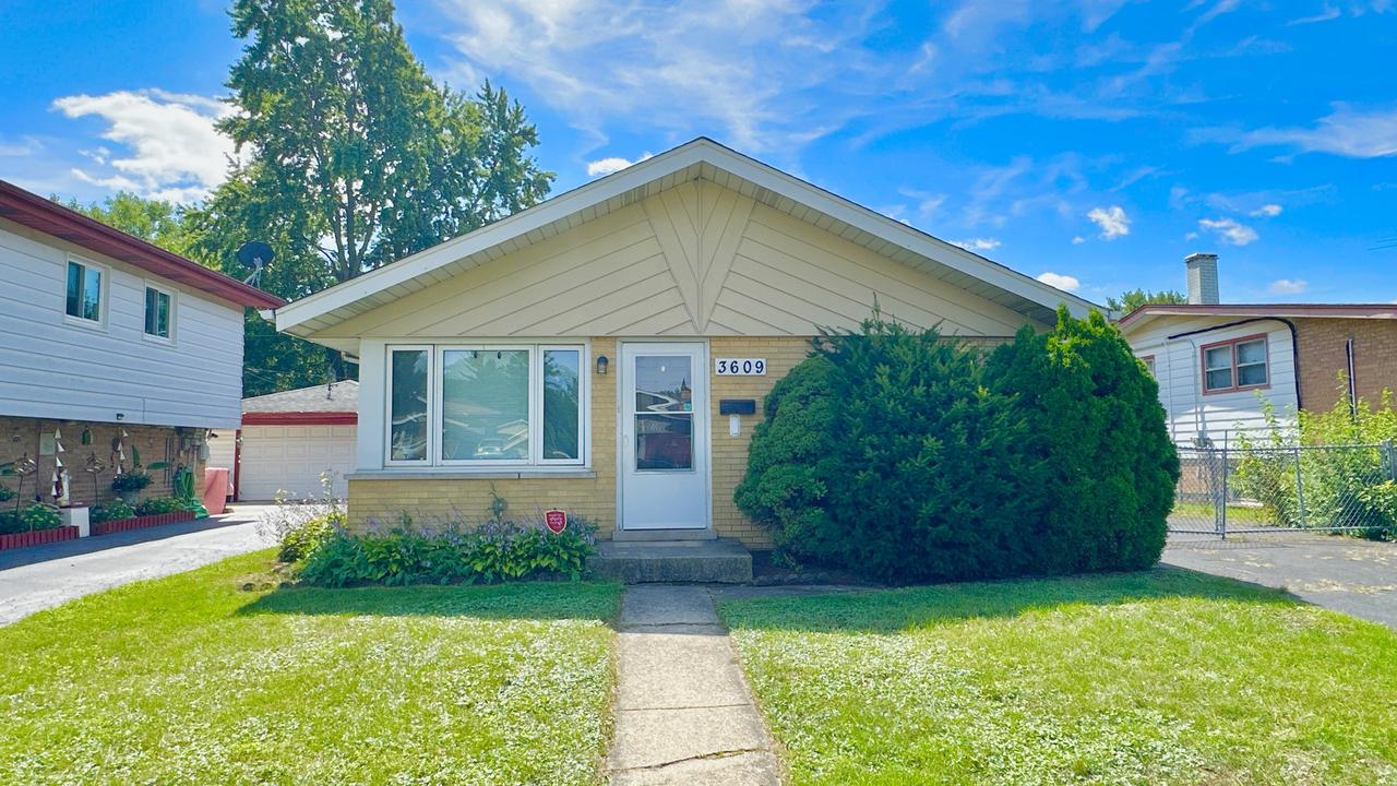3609 W 121st St., Alsip, IL 60803
