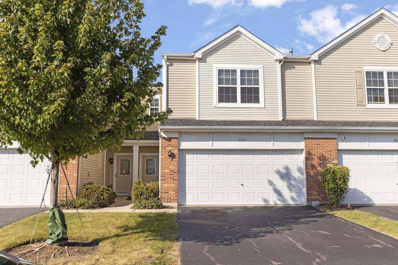 171 Willoughby Ct. #E, Yorkville, IL 60560