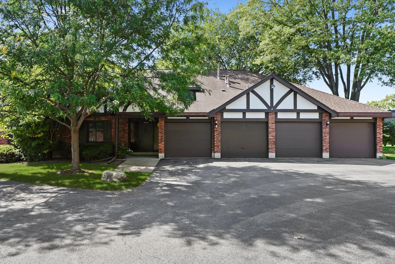 8255 Juniper Ct. #C, Palos Hills, IL 60465