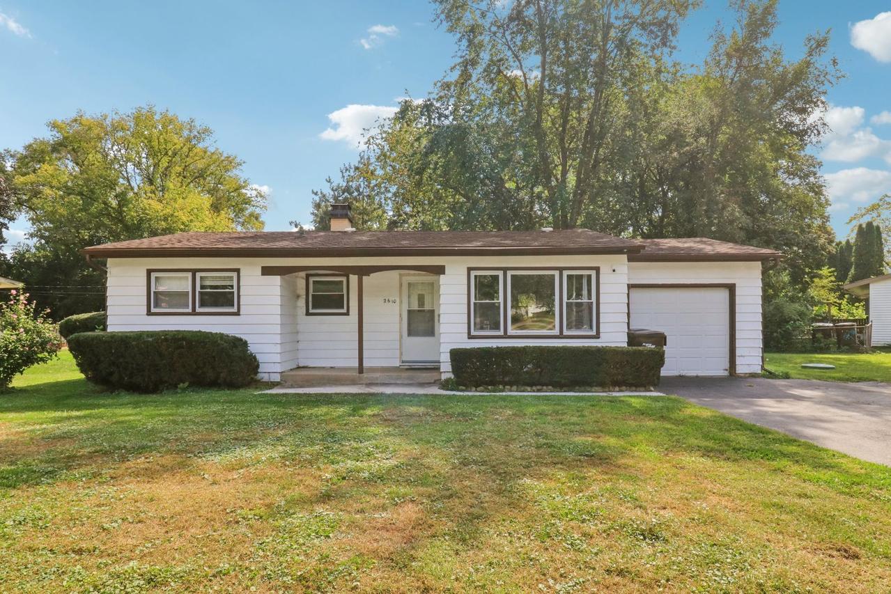 2610 Killarney Dr., Cary, IL 60013