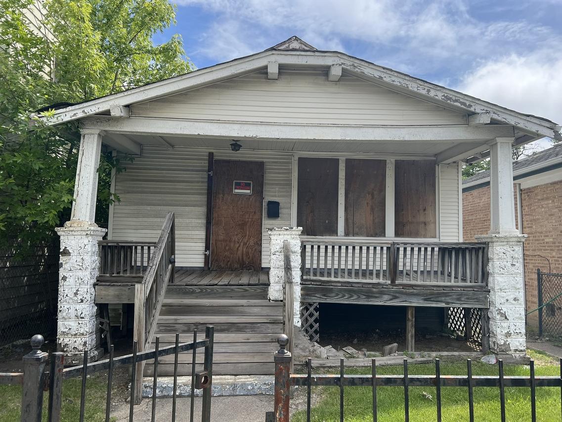 10505 S Wentworth Ave., Chicago, IL 60628