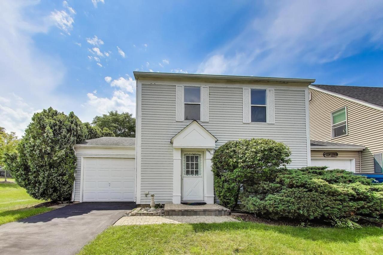 29W420 Tanglewood Ln., Warrenville, IL 60555