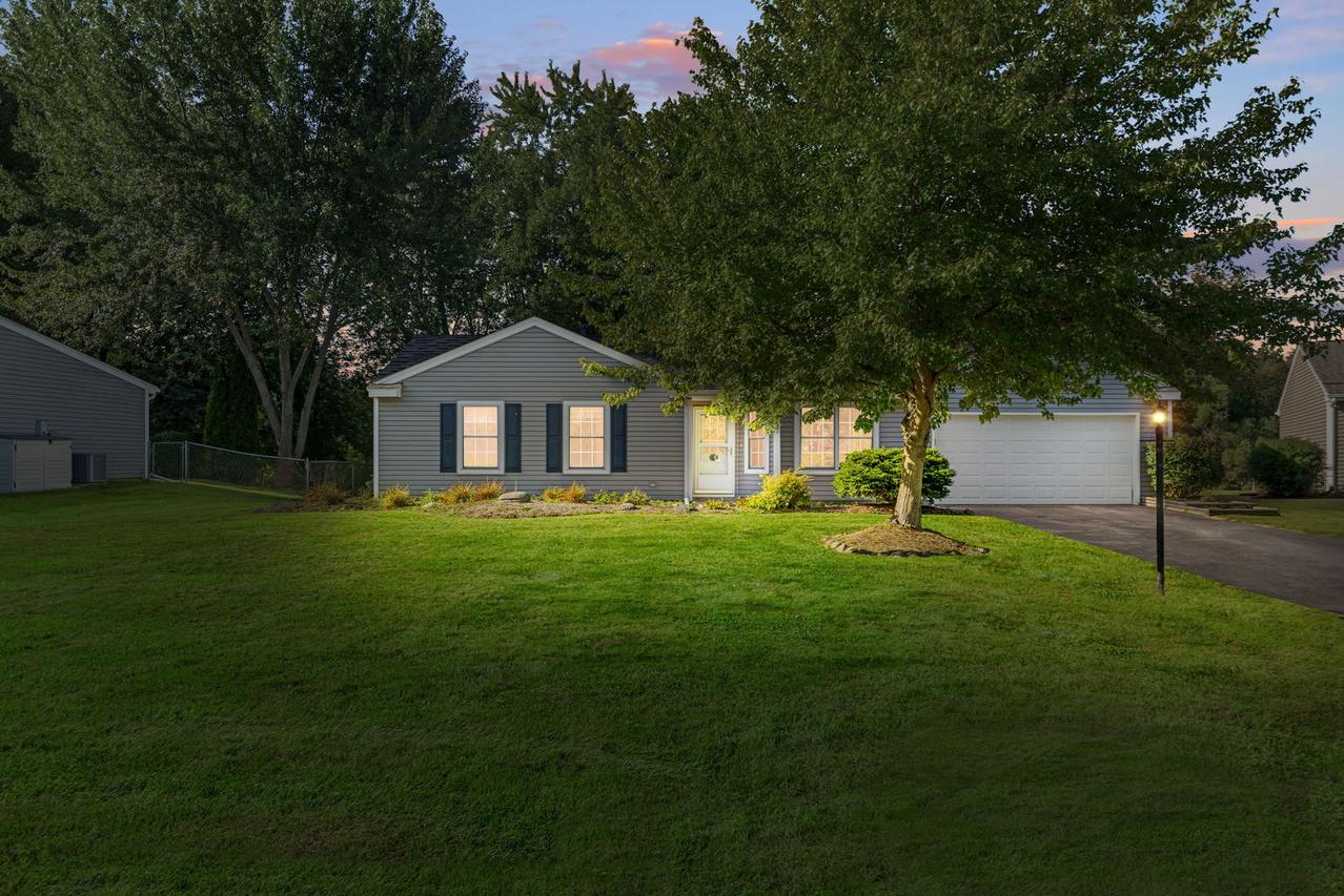 833 Dartmouth Dr., Island Lake, IL 60042