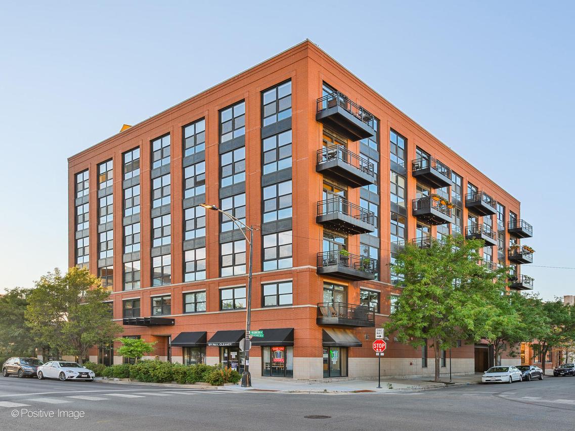 1260 W Washington Blvd. #404, Chicago, IL 60607