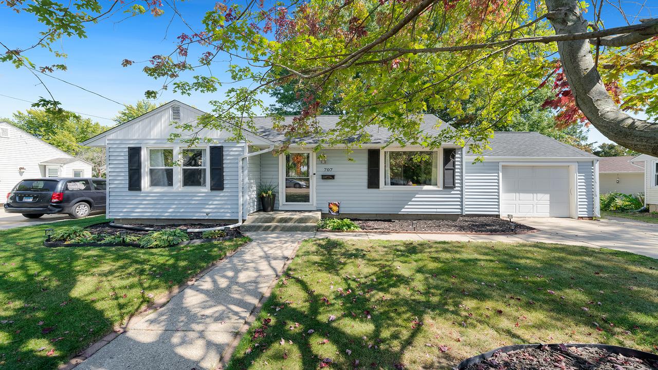 707 S 7th St., Oregon, IL 61061
