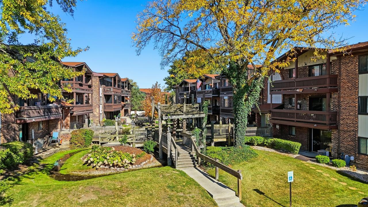 14011 James Dr. #607, Crestwood, IL 60418