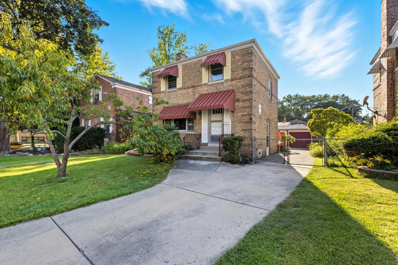 2504 N 78th Ave., Elmwood Park, IL 60707