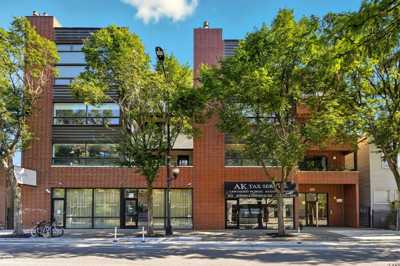 1835 N Milwaukee Ave. #301, Chicago, IL 60647