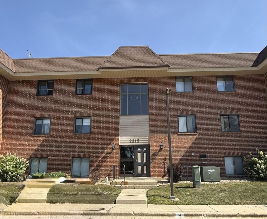 2315 S Main St. #1B, Lombard, IL 60148