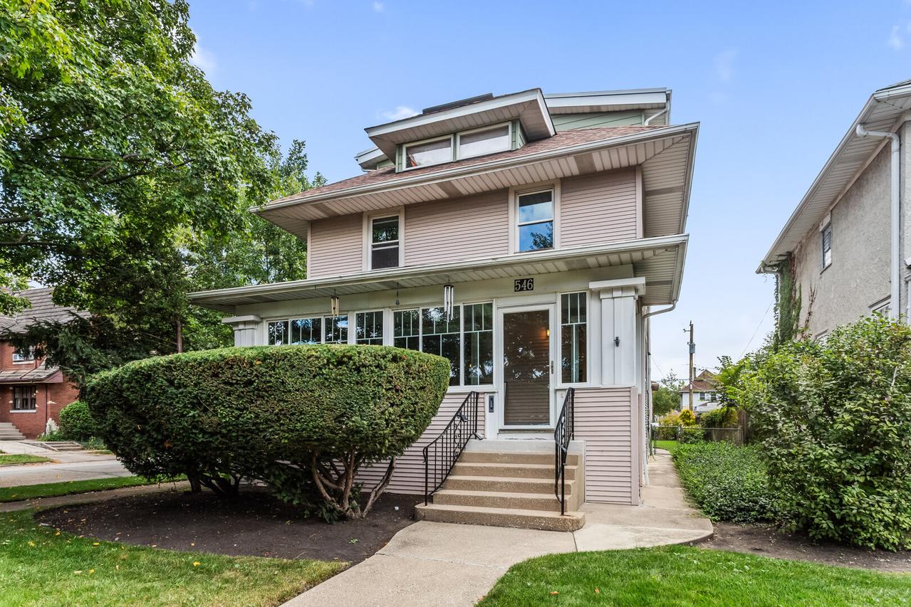 546 N Humphrey Ave., Oak Park, IL 60302