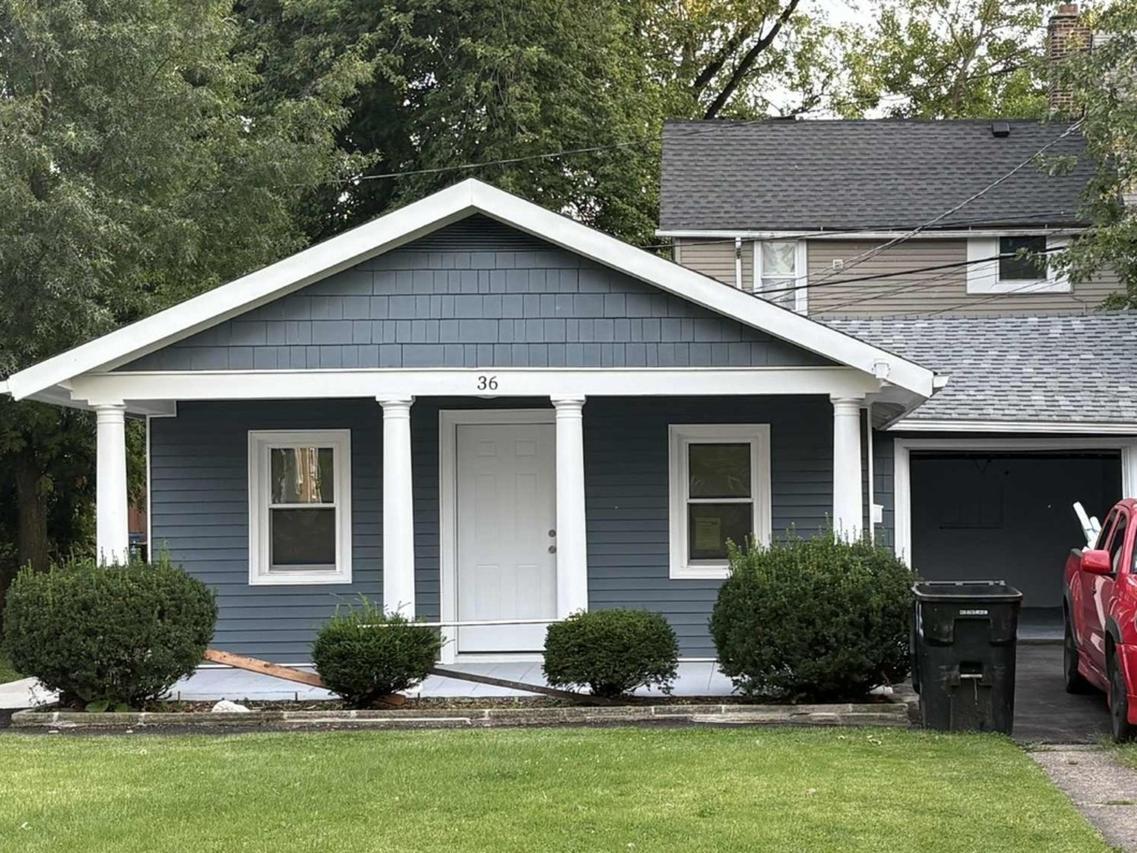36 E 151st St., Harvey, IL 60426