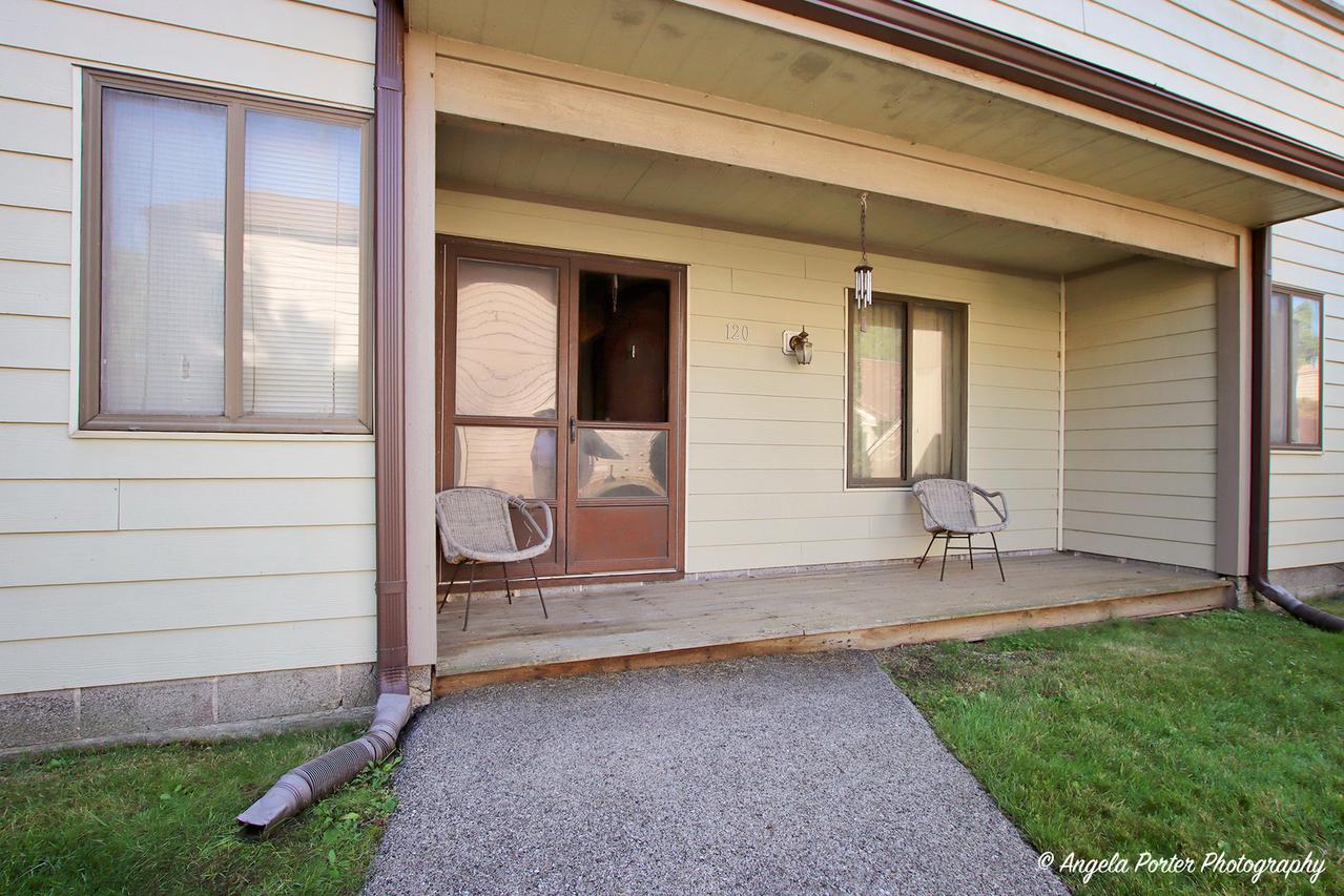 3334 Berwyn Ave. #120, North Chicago, IL 60064