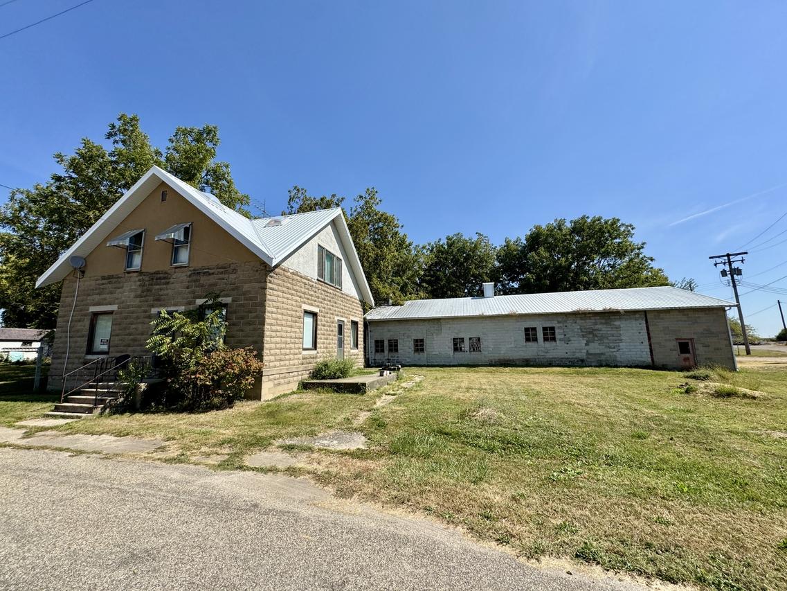 212 Main St., Van Orin, IL 61374